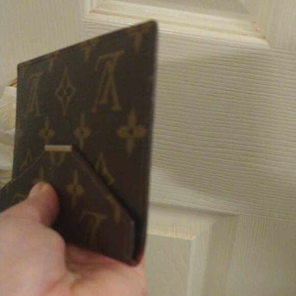 Louis Vuitton Monogram Card Wallet - Picture 7 of 11